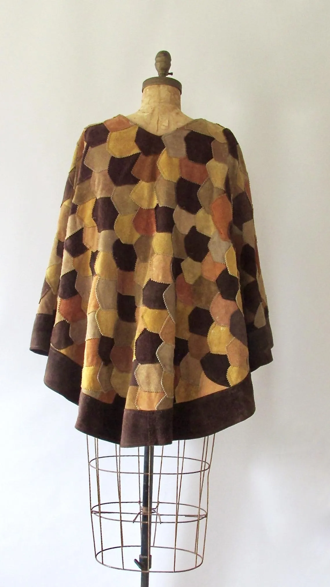 QUEEN OF CAPES 1970s Hippie Patchwork Suede Leather Poncho, Size Med/Lg